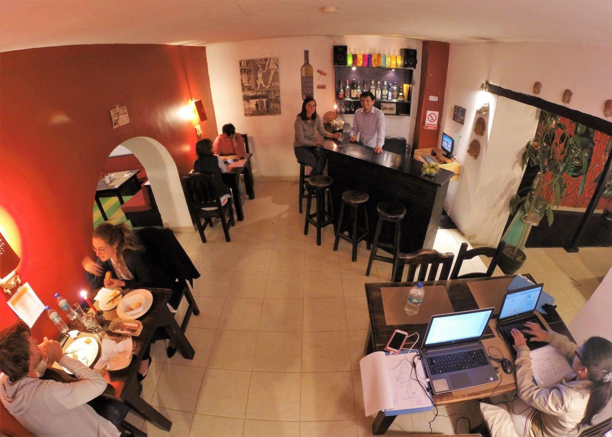 Hostal L'Auberge Inn Quito Exterior photo